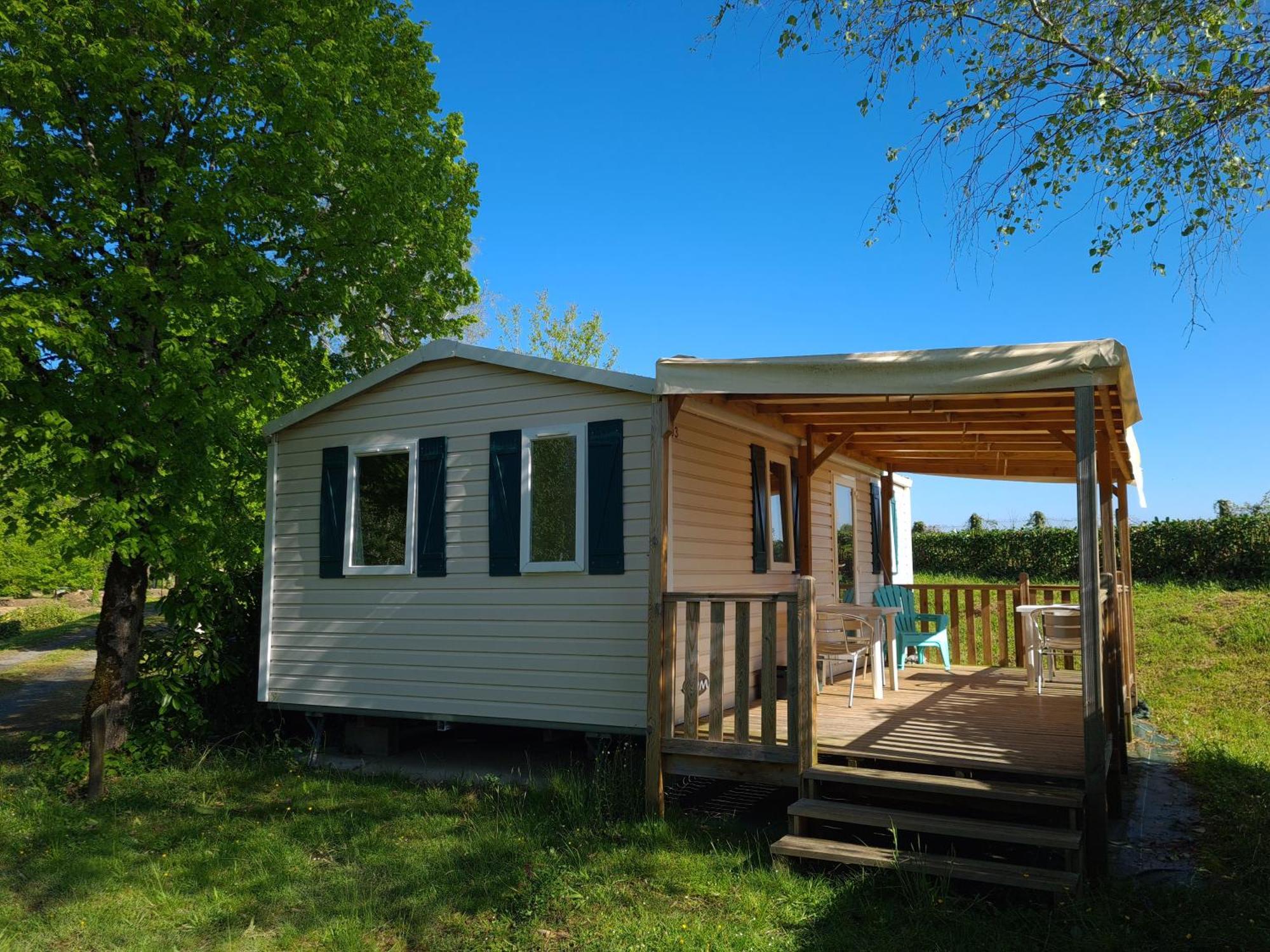 Camping De Ladignac Le Long Bel Air Exterior foto