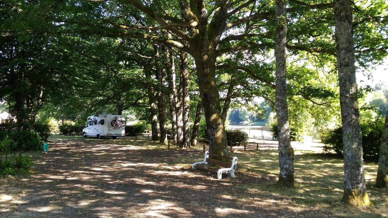 Camping De Ladignac Le Long Bel Air Exterior foto